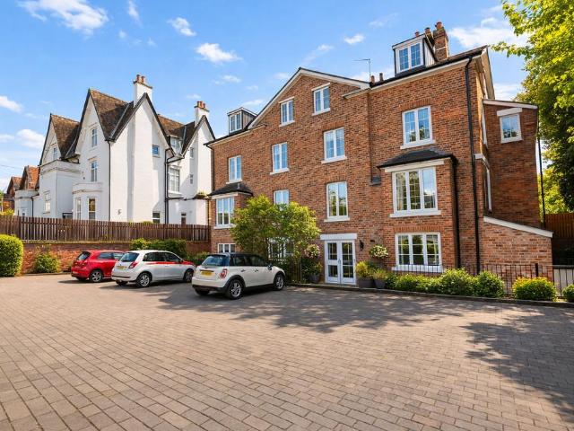 Flat for sale in Hough Green, Two Mills