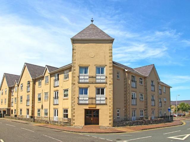 Flat for sale in Caernarfon