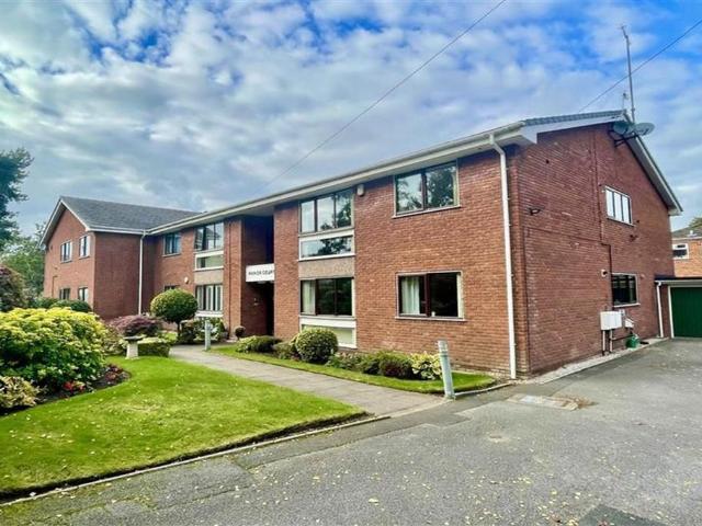 Flat for sale in Knutsford
