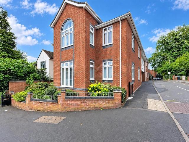 Flat for sale in Ladyes Hills, Green Close