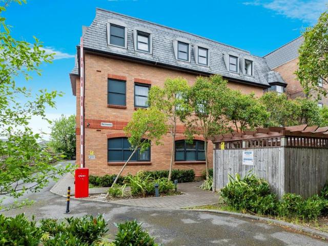 Flat for sale in Slough