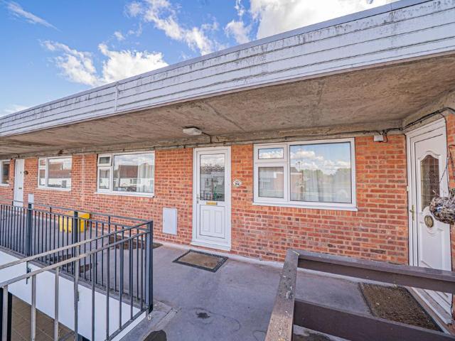 Flat for sale in Knowle, West Midlands