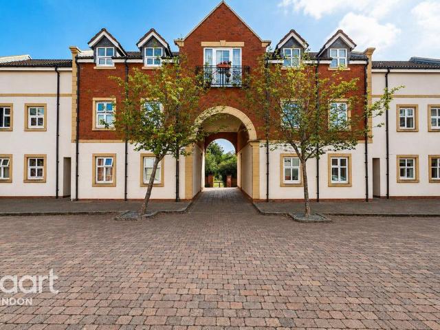 Flat for sale in Redhouse, Abbey Mead