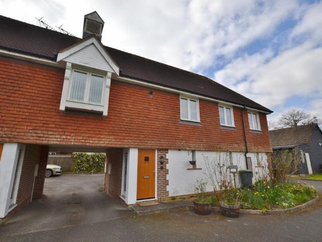 Flat for sale in Littlecote, West Sussex