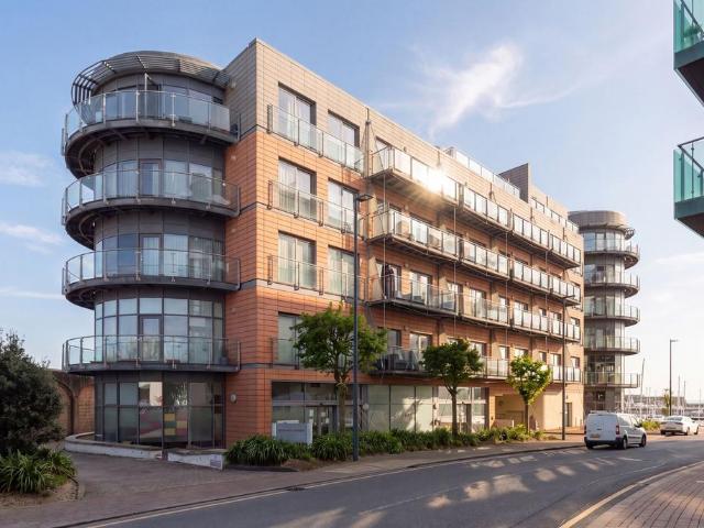 Flat for sale in St Helier, Greater London
