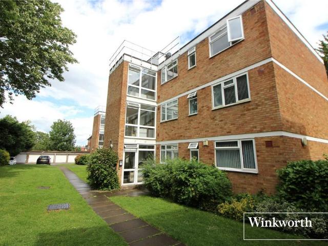 Flat for sale in Elstree and Borehamwood, Borehamwood