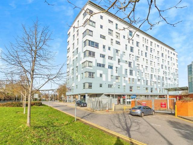 Flat for sale in Bletchley and Fenny Stratford, Bletchley