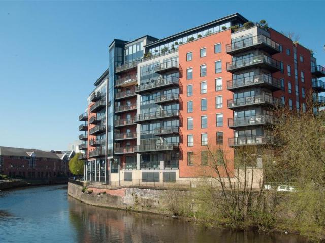 Flat for sale in West Yorkshire
