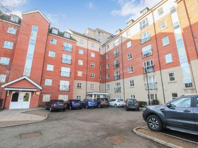 Flat for sale in Cauldwell, Bedford