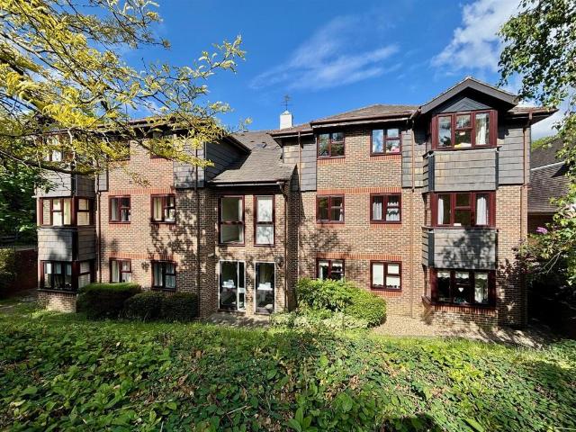 Flat for sale in Sevenoaks, The Butts