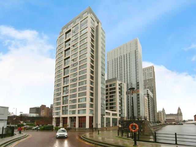Flat for sale in Calderstones