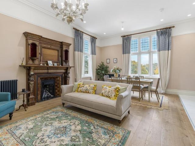Flat for sale in Blossomfield, West Midlands