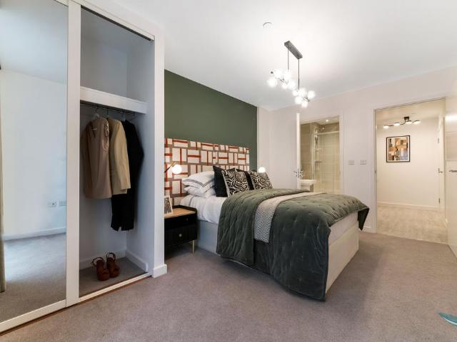 Flat for sale in The King's Mile, The Bridge