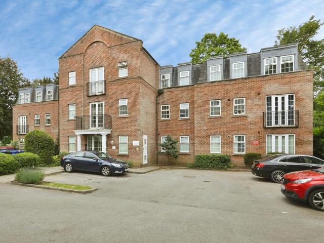 Flat for sale in Bessacarr, South Yorkshire