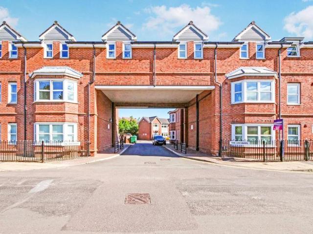 Flat for sale in High Field, York