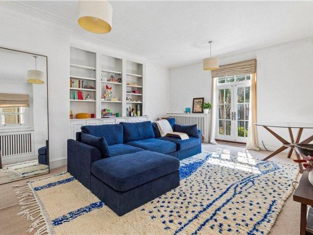 Flat for sale in Brompton, Greater London