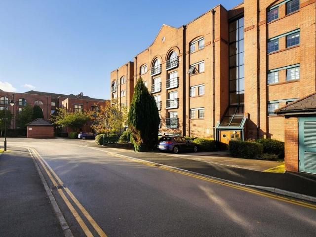 Flat for sale in Hoole, Chester