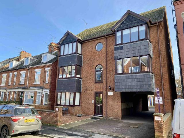 Flat for sale in Walton, Eastbridge