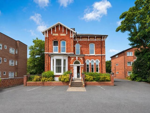 Flat for sale in Southport, Sefton