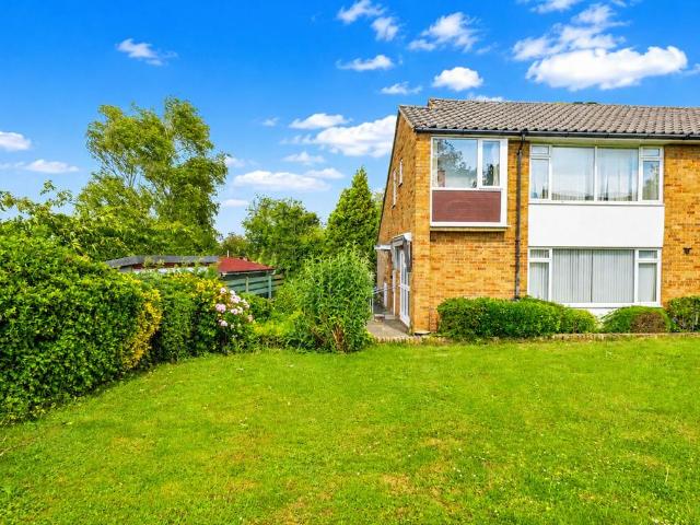 Flat for sale in King's Walden, Hertfordshire