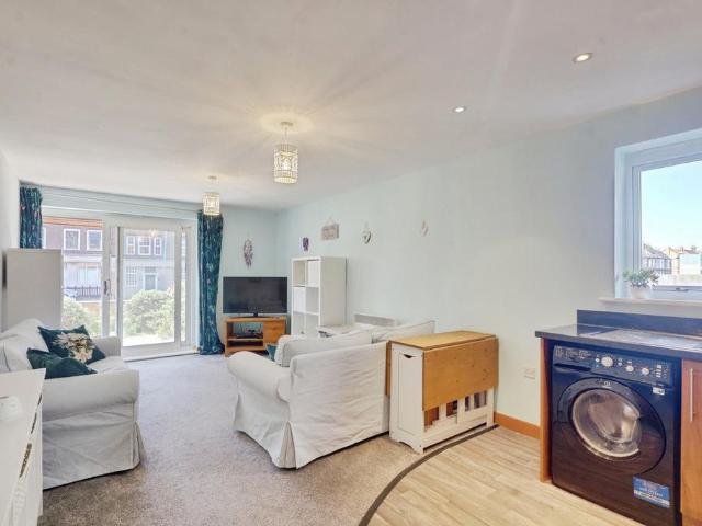 Flat for sale in Southend City Centre Neighbourhood, Alton Barnes