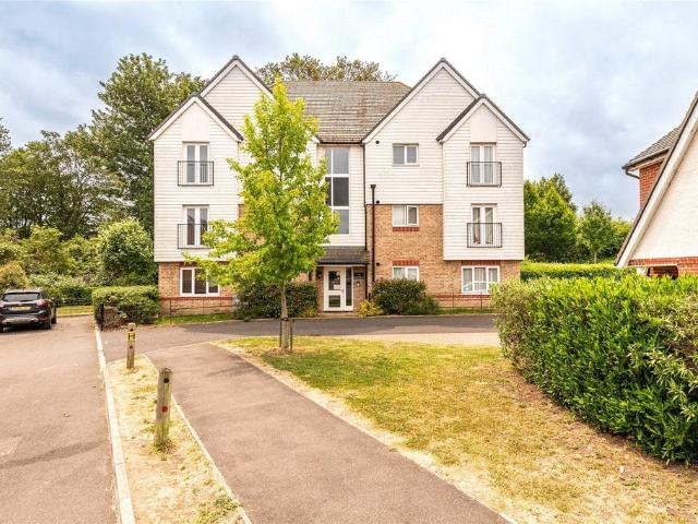 Flat for sale in Grove Park, Oad Street