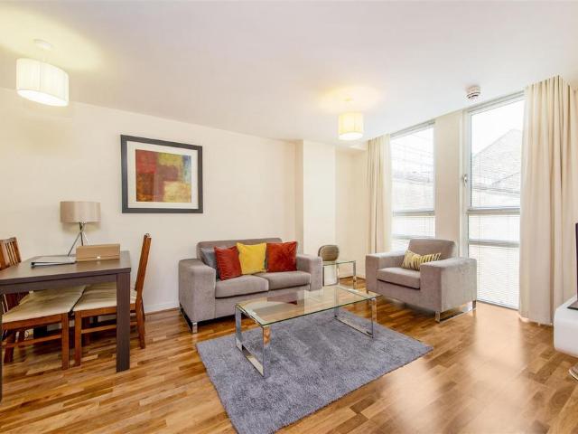 Flat for sale in Finsbury, Greater London