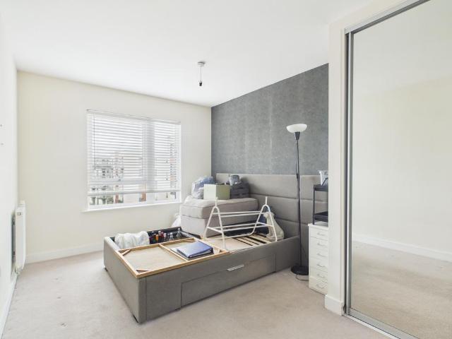 Flat for sale in Brompton, Gillingham