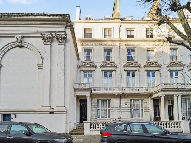 Flat for sale in Maida Vale, Greater London