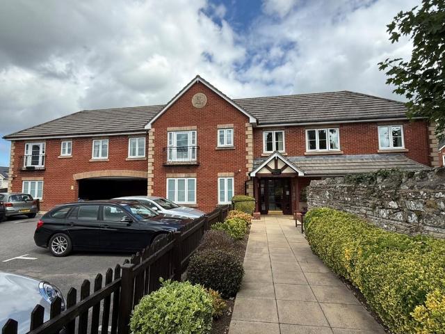 Flat for sale in Nailsea, North Somerset