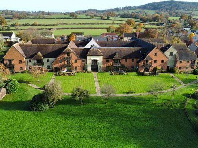 Flat for sale in Motcombe