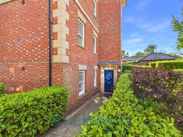 Flat for sale in Bourne Vale, Kent
