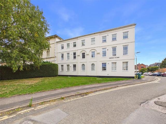 Flat for sale in Ewens Farm, Cheltenham