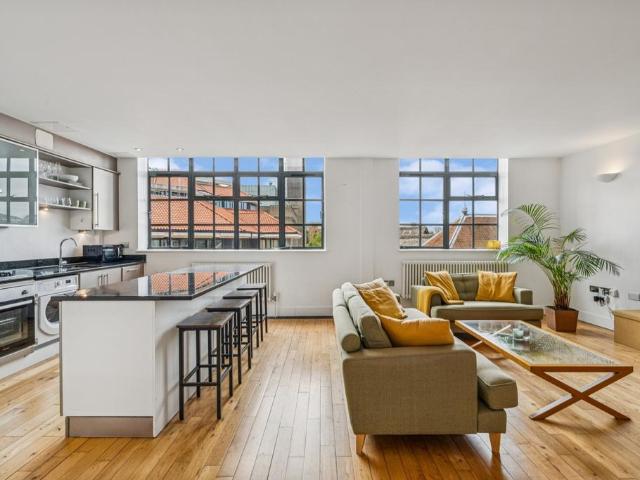 Flat for sale in Greater London