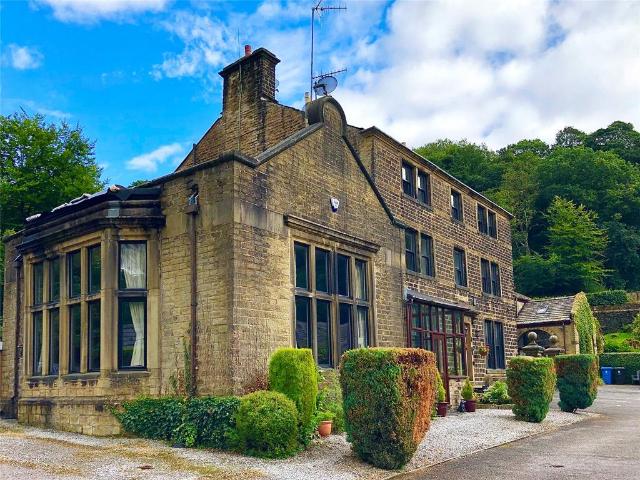 Flat for sale in Dale, Oldham