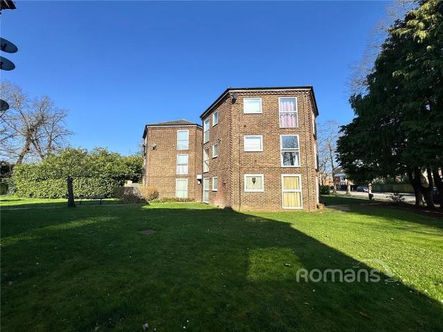 Flat for sale in Farnborough, Hampshire