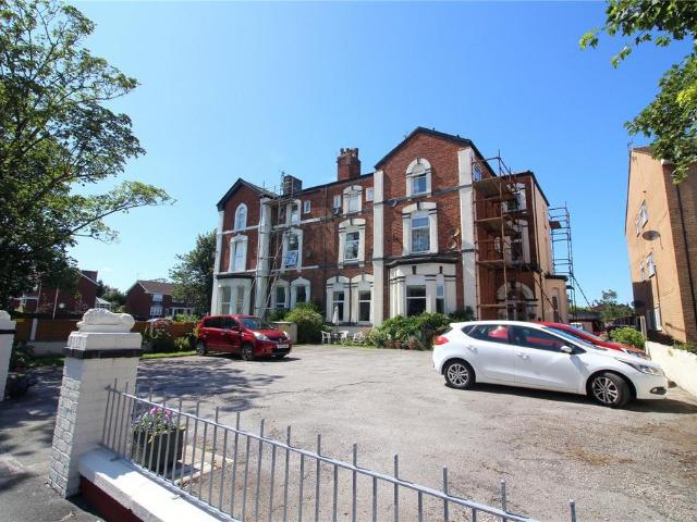 Flat for sale in Meols Cop, Southport