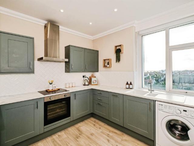 Flat for sale in West Worthing, Worthing
