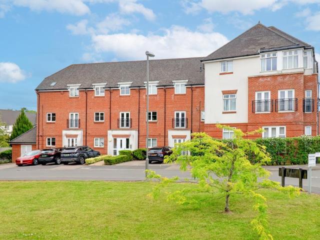 Flat for sale in Amersham, Buckinghamshire