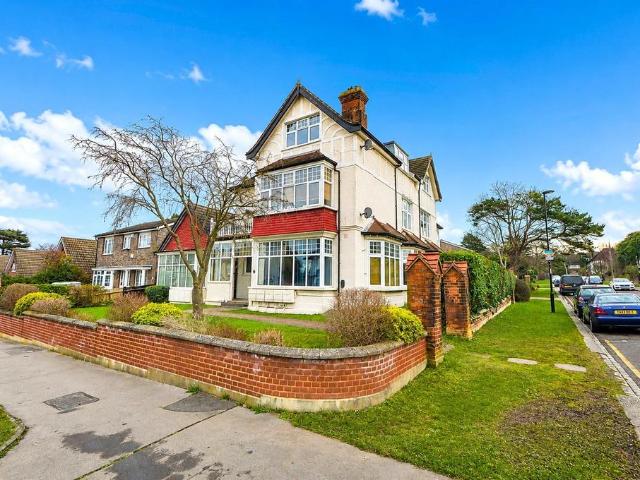 Flat for sale in London Borough of Croydon, Greater London