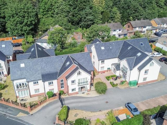 Flat for sale in Grappenhall, Warrington