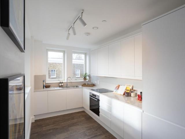 Flat for sale in Peckham, Greater London