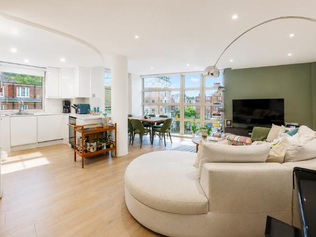 Flat for sale in Belgravia, Greater London