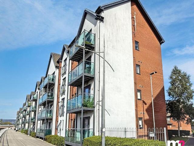 Flat for sale in Victoria, Newport