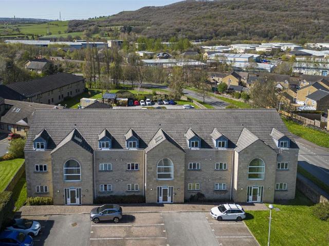 Flat for sale in Elland
