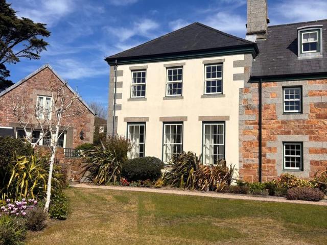 Flat for sale in Chalfont St. Peter, Denham