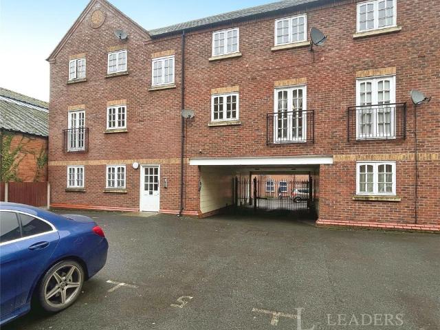 Flat for sale in Crookhill, Worcestershire