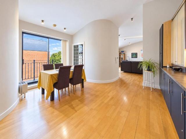 Flat for sale in Highfields, Leicester