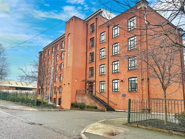Flat for sale in Hurst, Greenheys