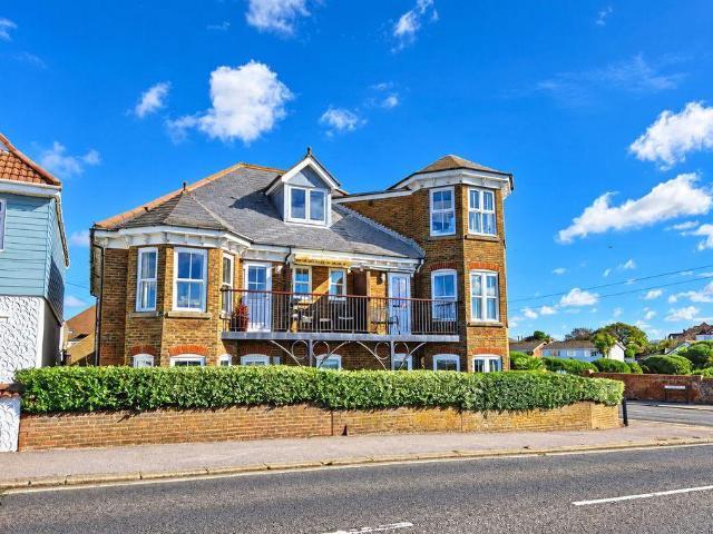 Flat for sale in Lee-on-the-Solent, Gosport